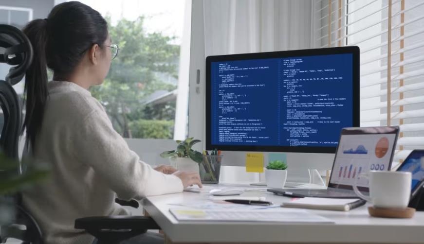 智慧零售新基建:凯里市软件开发公司如何构建全渠道商业操作系统?
